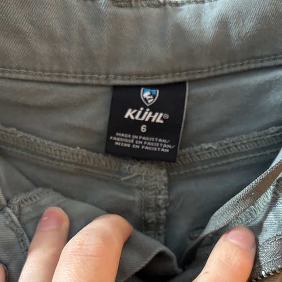 Kuhl Women's Cargo Shorts in Olive - Picture 3 of 3